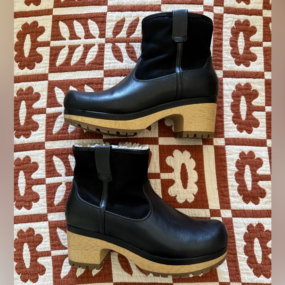 Universal Thread Fleece Lined Clog Boots